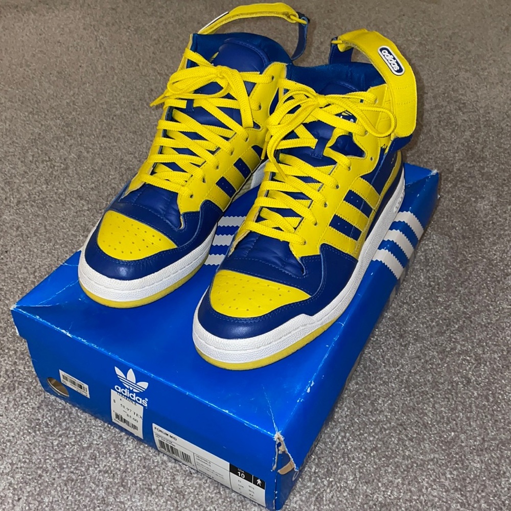 Forum Mid Size 10, Yellow/Blue/White